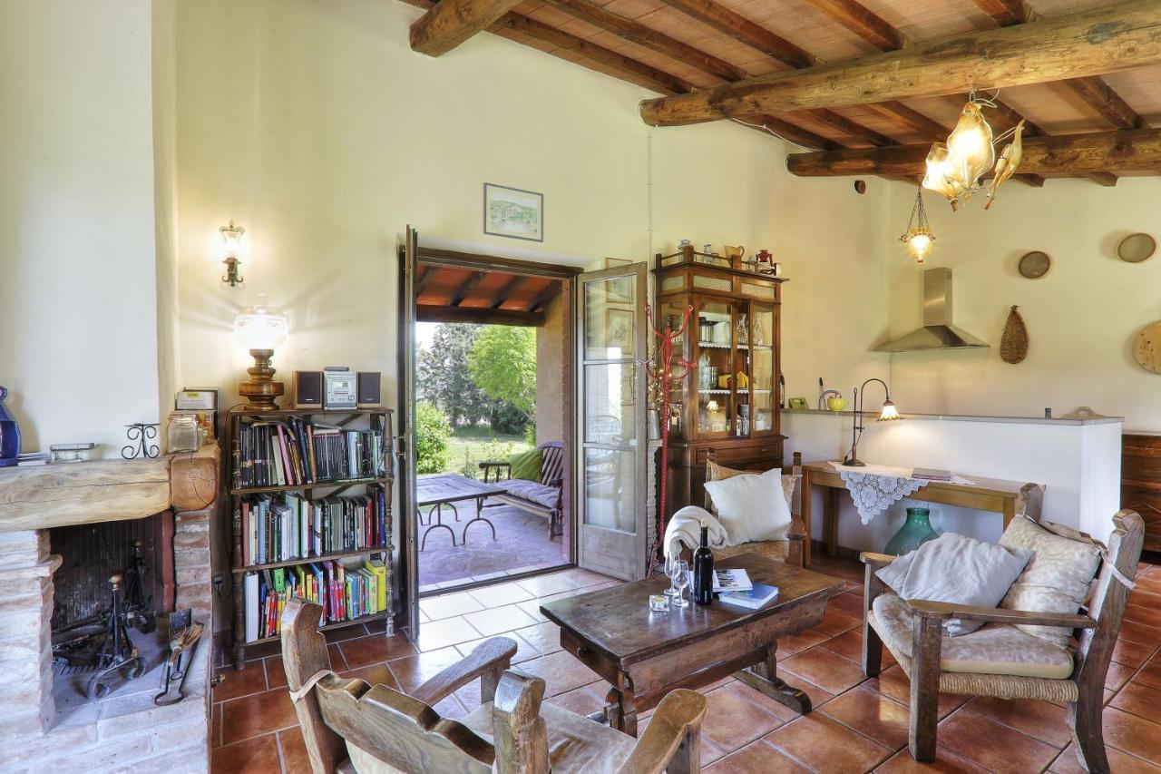 Appartamento Uva - Agriturismo Le Selvole Pomarance Luaran gambar